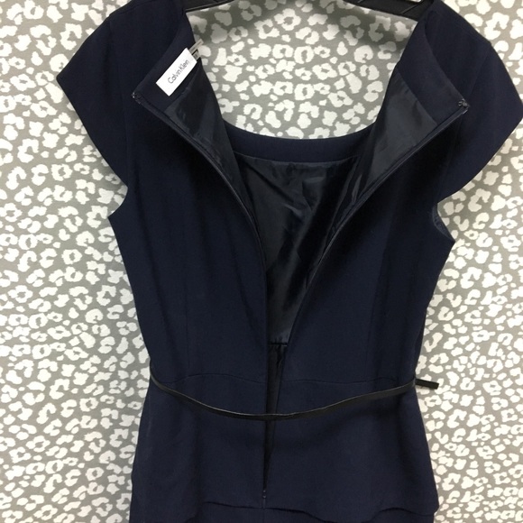 Calvin Klein Dress (no belt) - Picture 4 of 5